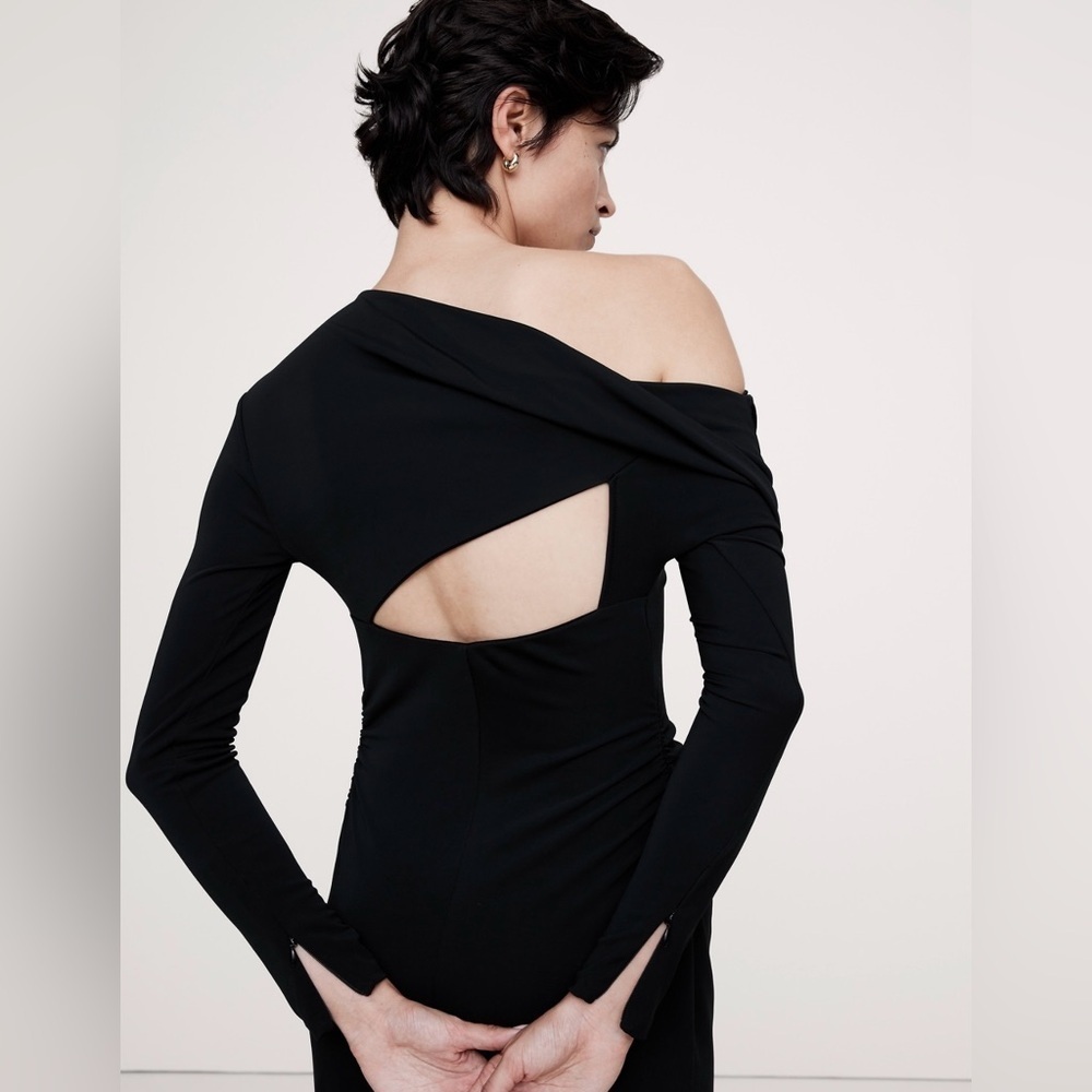 NEW! BANANA REPUBLIC BLACK JERSEY KNIT ASYMMETRICAL DRAPED MAXI DRESS 🧬 - Picture 5 of 11